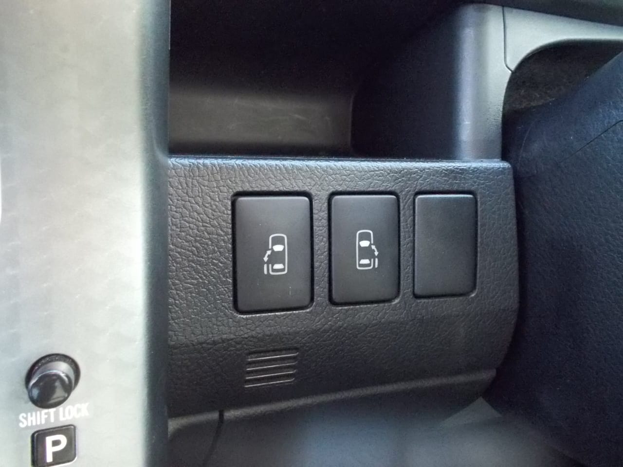 2013 TOYOTA VOXY